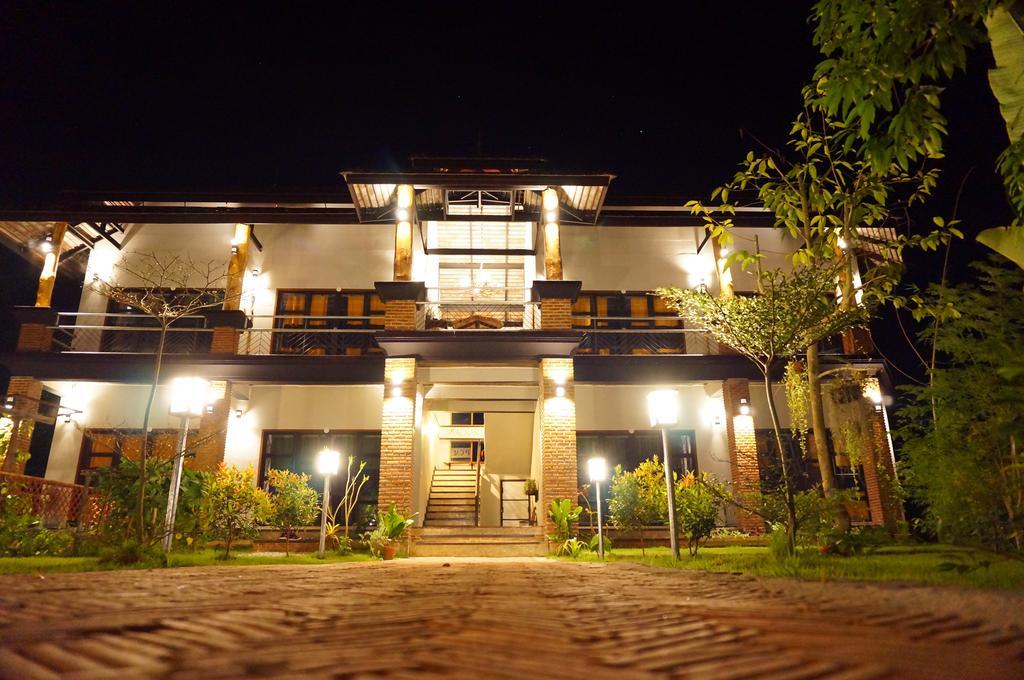 Above The Sea Maesariang Hotel Mae Sariang Exterior photo