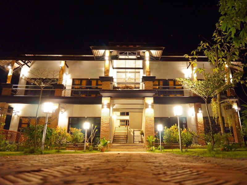 Above The Sea Maesariang Hotel Mae Sariang Exterior photo